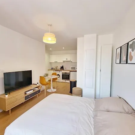 Apartment Le Saint Charles - T2 Hypercentre - Metro - Wifi *