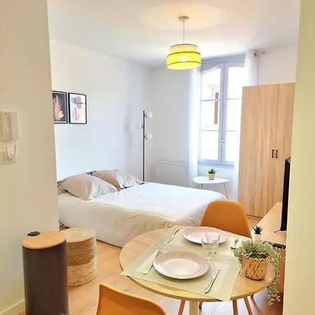 Le Saint Charles - T2 Hypercentre - Metro - Wifi Apartment *